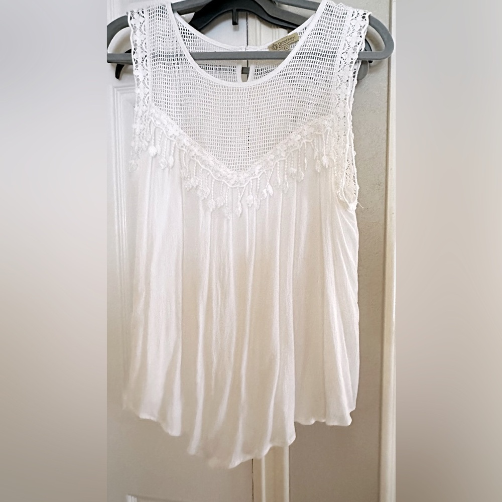 Democracy 1XL white crochet tank